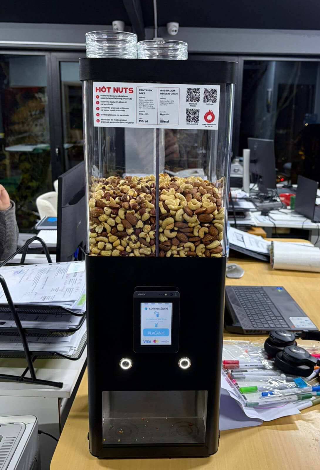 Mini vending automat za orašaste plodove